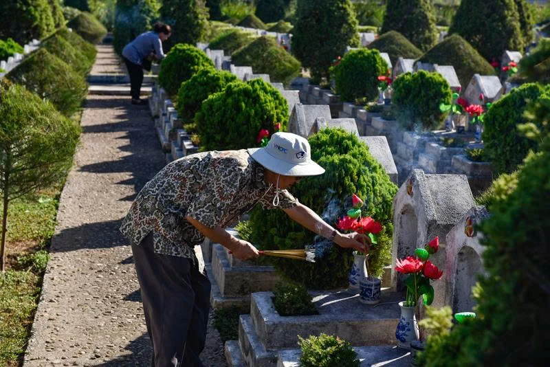 Nghĩa trang Hàm Rồng một chiều tháng Bảy