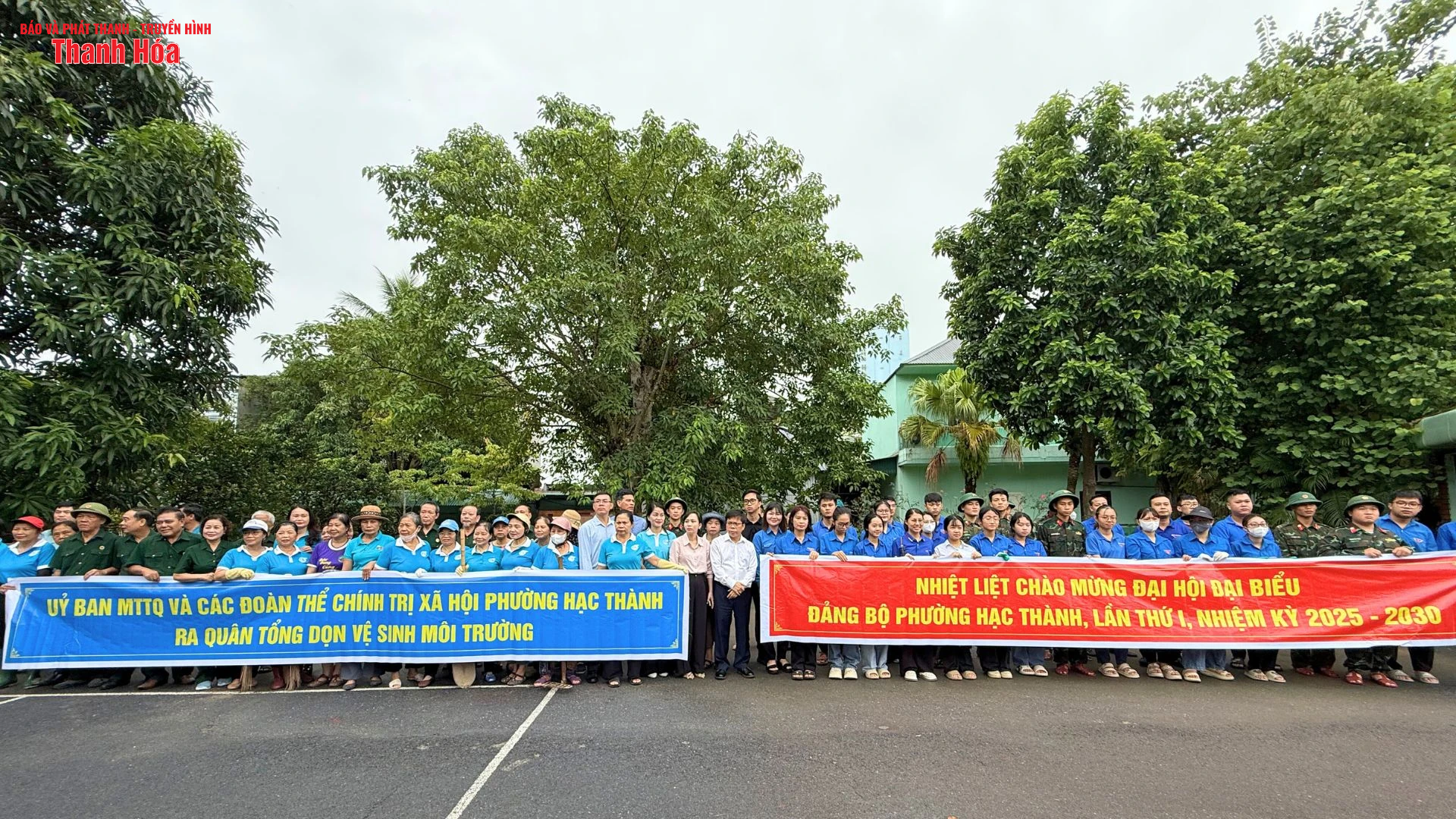 Phường Hạc Thành ra quân làm vệ sinh môi trường tại kênh Bắc