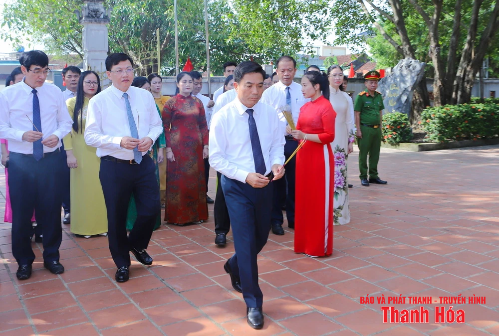 Bí thư Tỉnh ủy Nguyễn Doãn Anh dẫn đầu Đoàn đại biểu tỉnh Thanh Hóa dâng hương tại Khu di tích lịch sử cách mạng Hàm Hạ