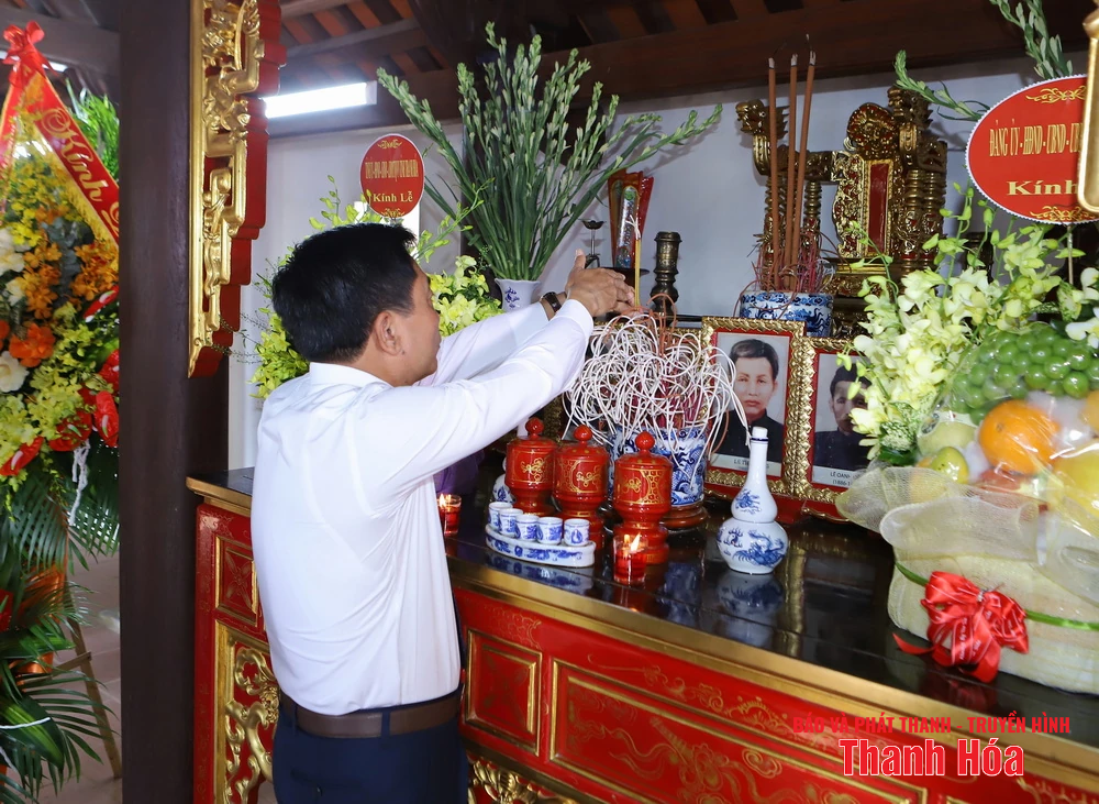 Bí thư Tỉnh ủy Nguyễn Doãn Anh dẫn đầu Đoàn đại biểu tỉnh Thanh Hóa dâng hương tại Khu di tích lịch sử cách mạng Hàm Hạ