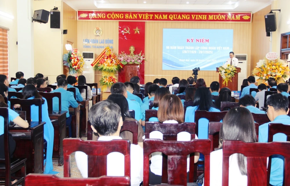 Phó Bí thư Tỉnh ủy Trịnh Tuấn Sinh dự lễ kỷ niệm 96 năm Ngày thành lập Công đoàn Việt Nam