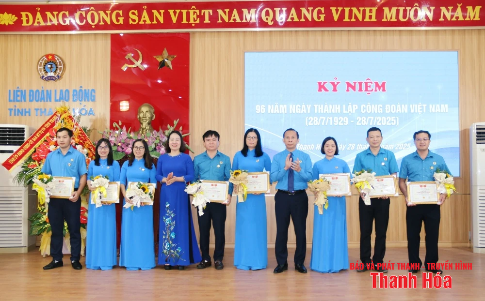 Phó Bí thư Tỉnh ủy Trịnh Tuấn Sinh dự lễ kỷ niệm 96 năm Ngày thành lập Công đoàn Việt Nam