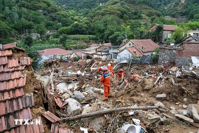Trung Quốc: Hơn 4.000 người sơ tán do mưa lớn và cảnh báo lũ lụt