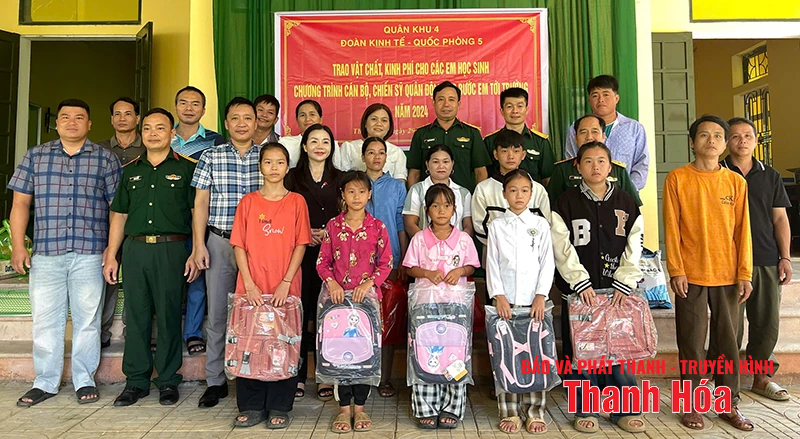 Đoàn KT-QP 5 trao hơn 340 triệu đồng hỗ trợ học sinh dân tộc thiểu số có hoàn cảnh đặc biệt khó khăn