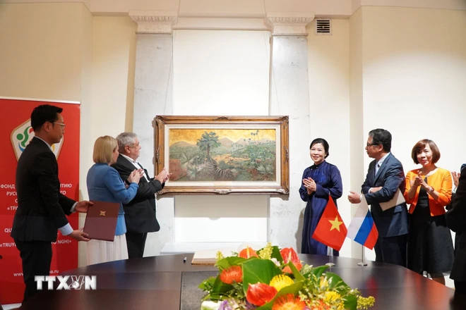 Triển lãm tranh sơn mài lớn nhất của Việt Nam tại Liên bang Nga