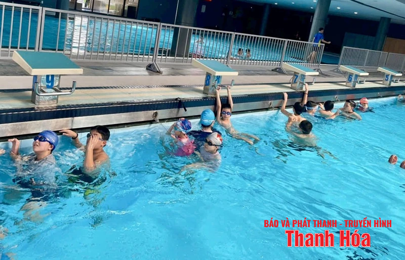 Việc làm mùa nóng, thu nhập “mát tay”