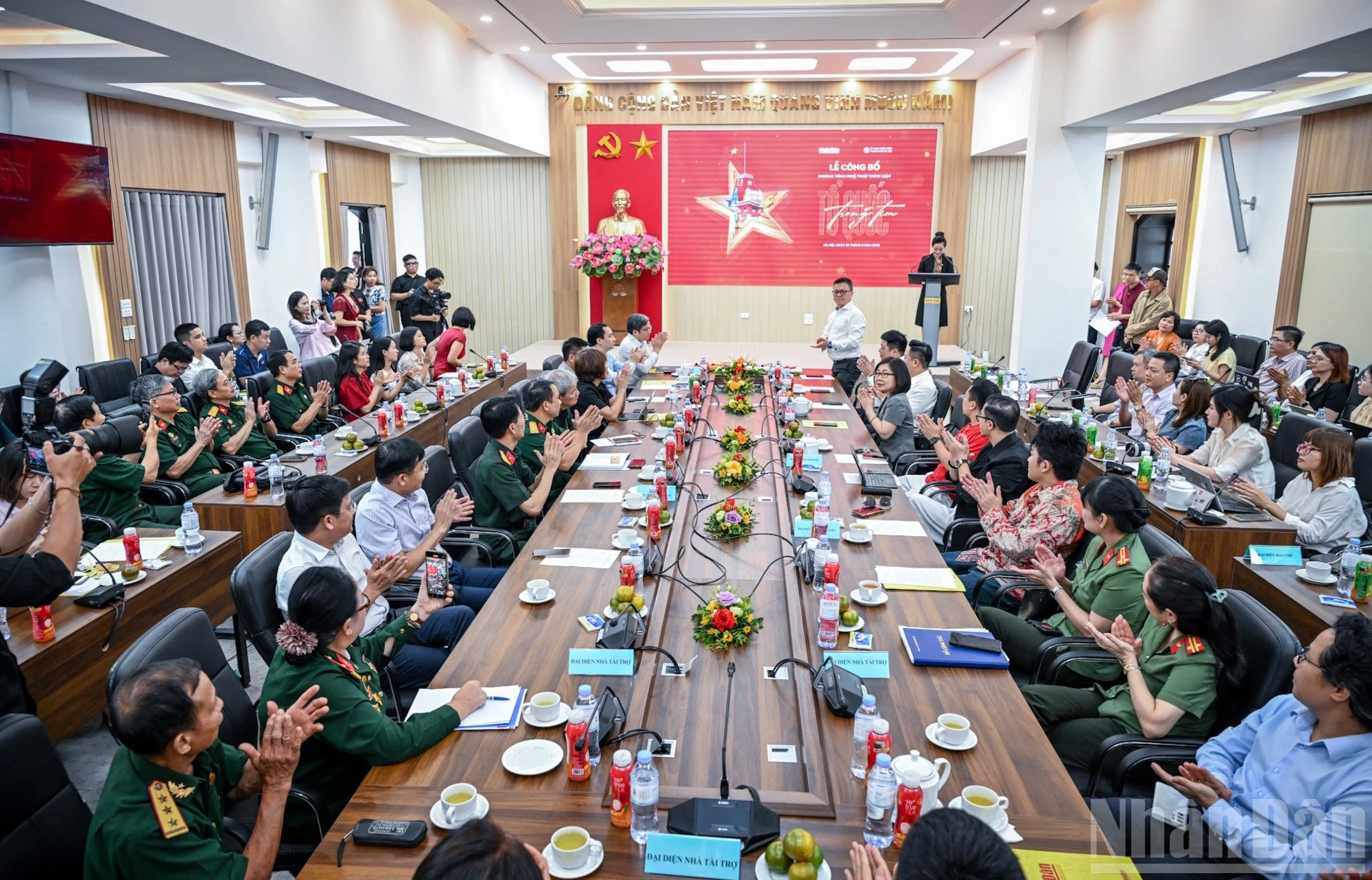 Bật mí những thông tin hấp dẫn về chương trình nghệ thuật chính luận Tổ quốc trong tim