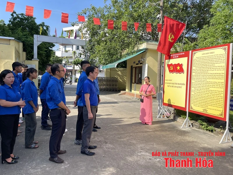 Trưng bày chuyên đề “95 năm Đảng bộ tỉnh Thanh Hóa - Những mốc son lịch sử”