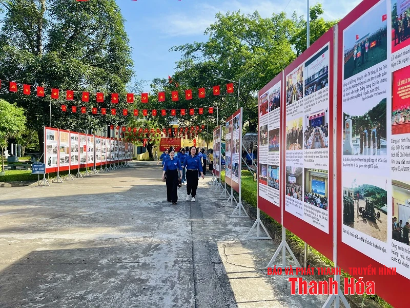 Trưng bày chuyên đề “95 năm Đảng bộ tỉnh Thanh Hóa - Những mốc son lịch sử”