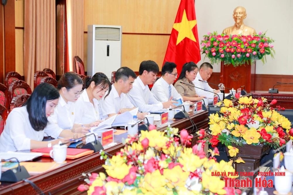 Chủ tịch UBND tỉnh Đỗ Minh Tuấn làm việc với Công ty CP gốm sứ Hoa Liên Hồ Nam