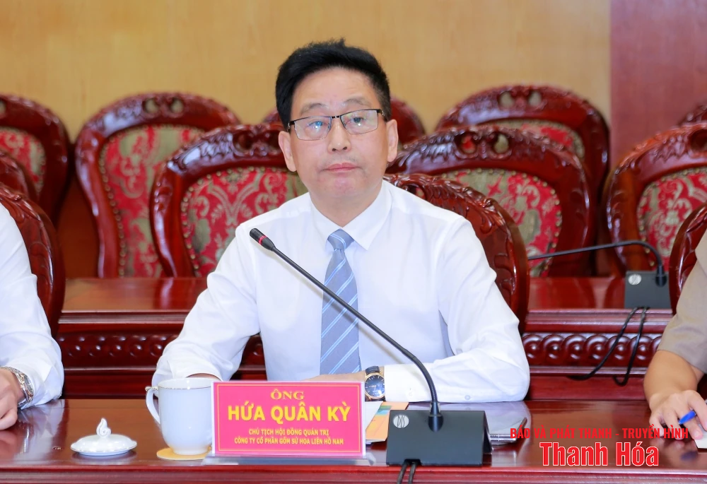 Chủ tịch UBND tỉnh Đỗ Minh Tuấn làm việc với Công ty CP gốm sứ Hoa Liên Hồ Nam