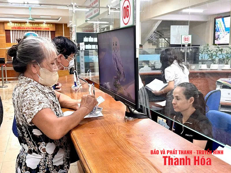 Ngăn nạn bạo hành “blouse trắng”