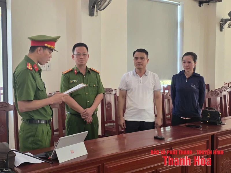 Khởi tố hiệu trưởng và giáo viên về tội giả mạo trong công tác