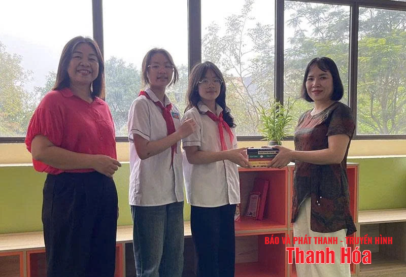 Người “truyền lửa” văn hóa đọc