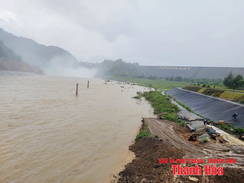 Vận hành an toàn công trình thủy lợi Cửa Đạt phục vụ sản xuất và dân sinh mùa mưa, bão