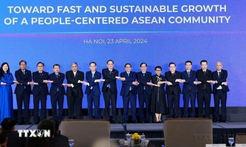 30 năm Việt Nam tham gia ASEAN - Từ khát vọng chung đến thành viên tin cậy