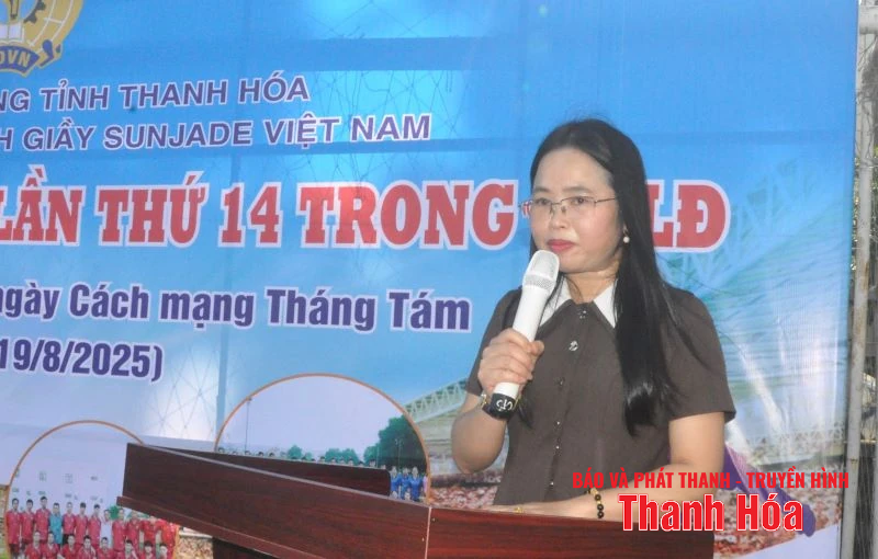 Sôi nổi giải bóng đá nam - nữ trong công nhân lao động