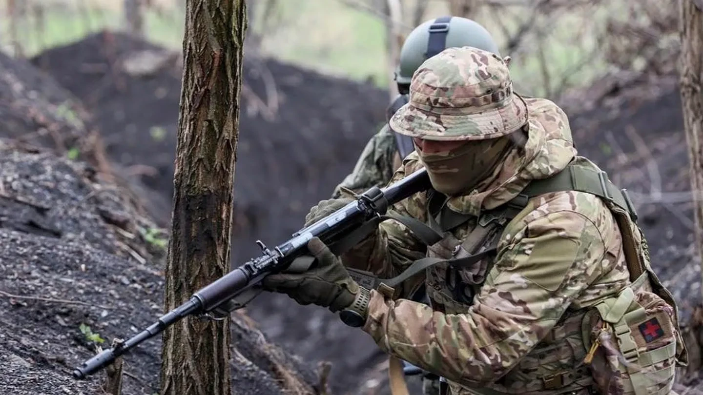 Nga xuyên thủng phòng tuyến của Ukraine