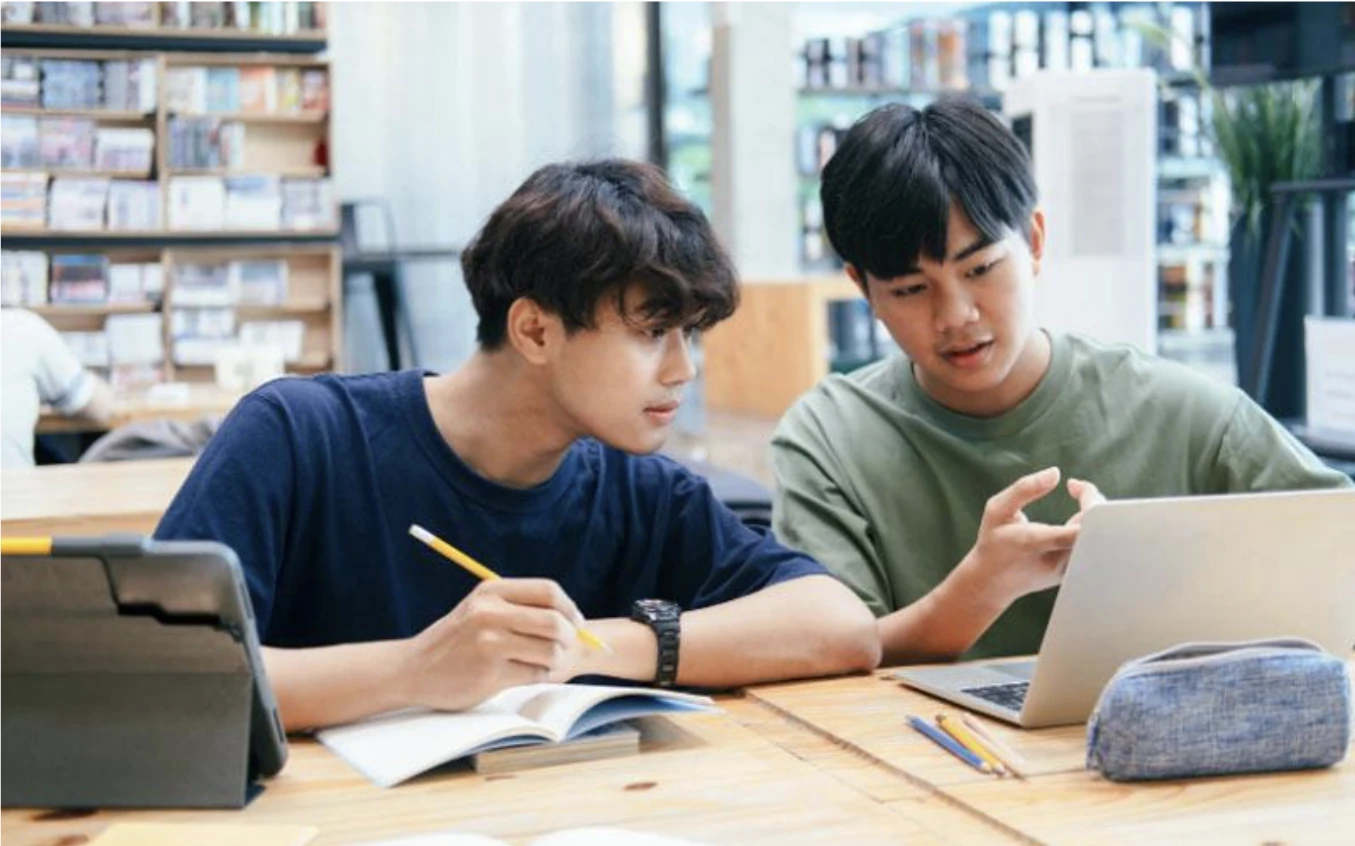 Hành trang năm học mới, không lo bài khó vì có FQA