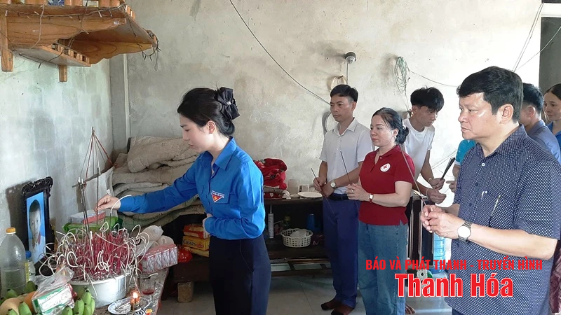 Thăm hỏi, động viên gia đình các nạn nhân bị đuối nước, tai nạn thương tích tại xã Lương Sơn