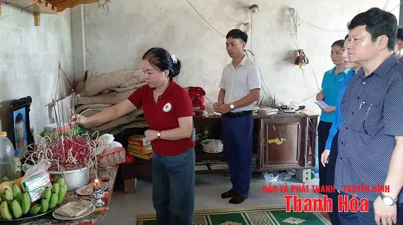 Thăm hỏi, động viên gia đình các nạn nhân bị đuối nước, tai nạn thương tích tại xã Lương Sơn