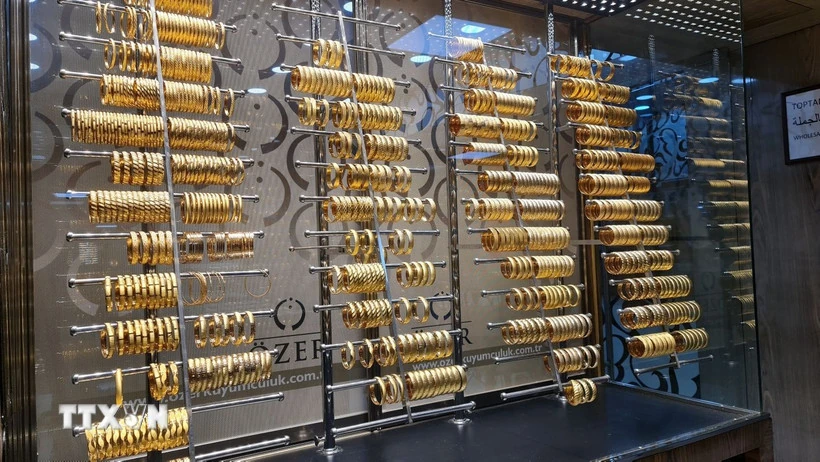 Tổng thống Donald Trump tuyên bố miễn thuế đối với vàng