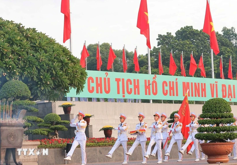 Lễ Thượng cờ tại Quảng trường Ba Đình: Linh thiêng và tự hào
