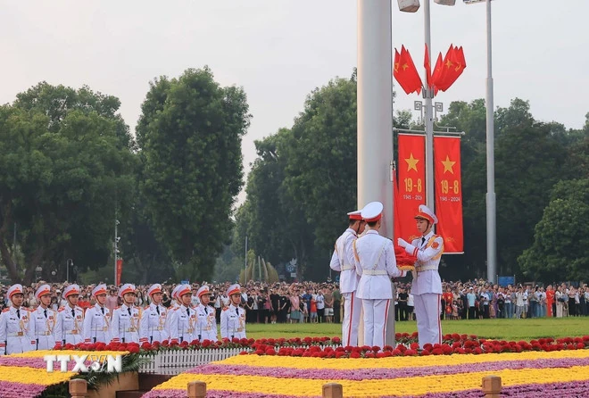 Lễ Thượng cờ tại Quảng trường Ba Đình: Linh thiêng và tự hào