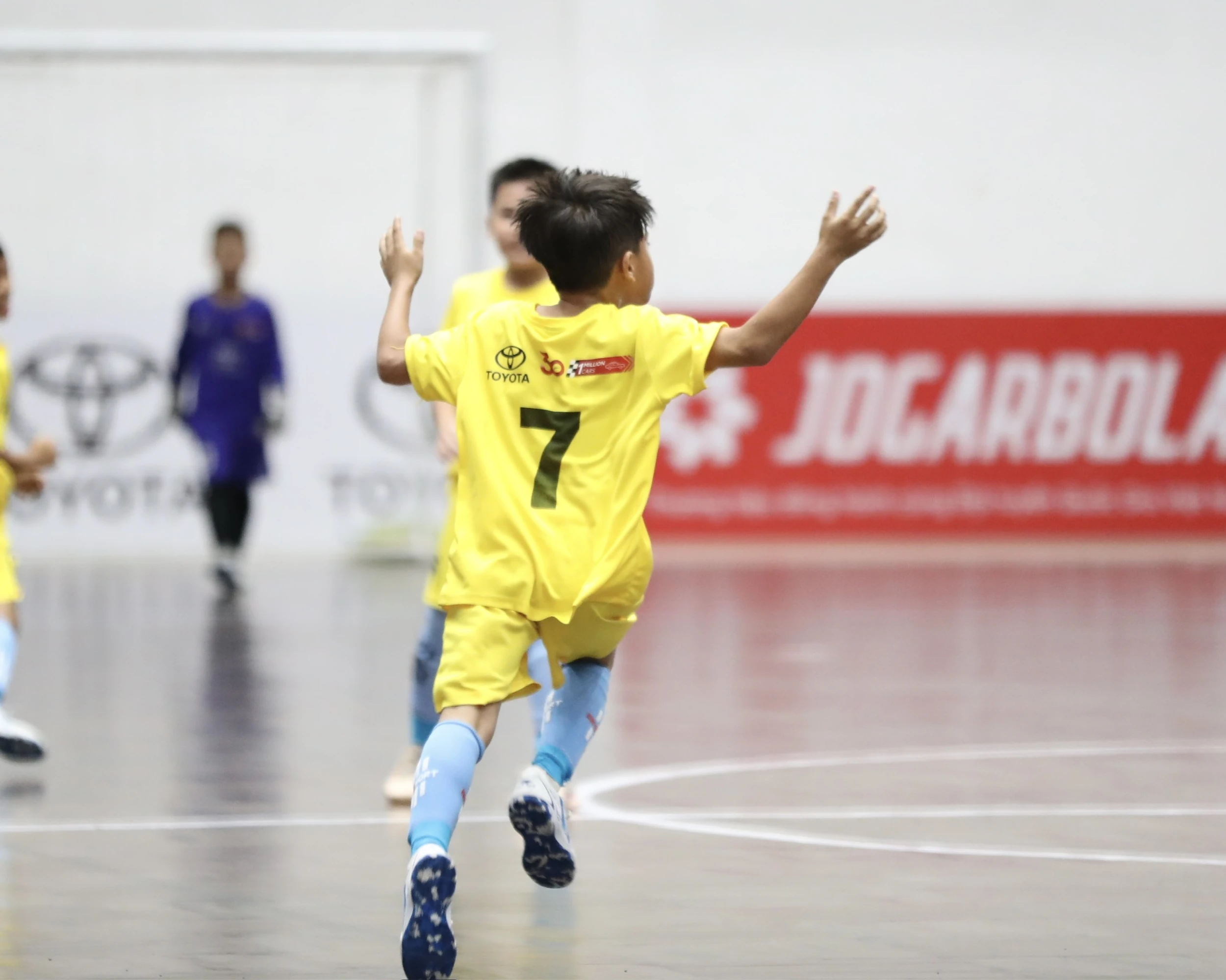 U9 Việt Hùng Thanh Hoá giành vé vào vòng 1/8 với ngôi đầu bảng B