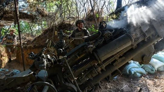 Ukraine muốn châu Âu trả 100 tỷ USD cho thỏa thuận vũ khí với Mỹ