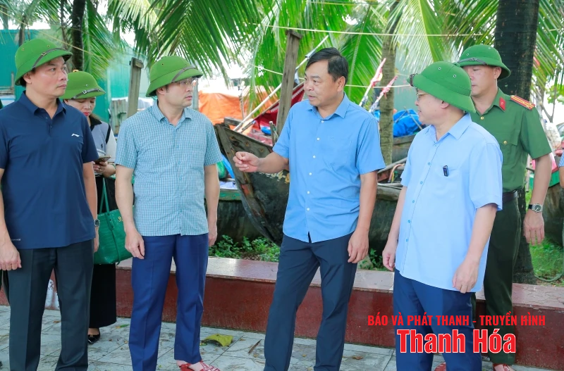 Thứ trưởng Bộ NN&MT kiểm tra công tác ứng phó với bão số 5 tại Thanh Hóa