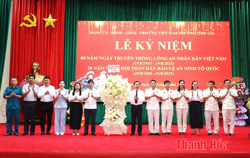 Phường Tĩnh Gia kỷ niệm 80 năm Ngày truyền thống CAND và 20 năm “Ngày hội toàn dân bảo vệ ANTQ”