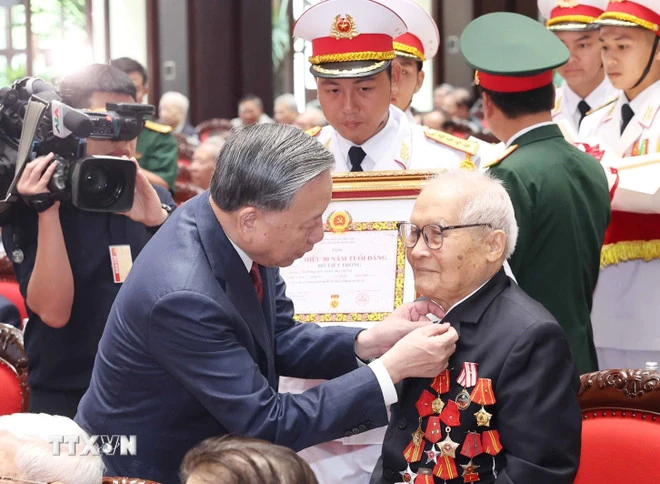 “Kế thừa thành quả, phát triển những giá trị, tiếp tục đổi mới sáng tạo”