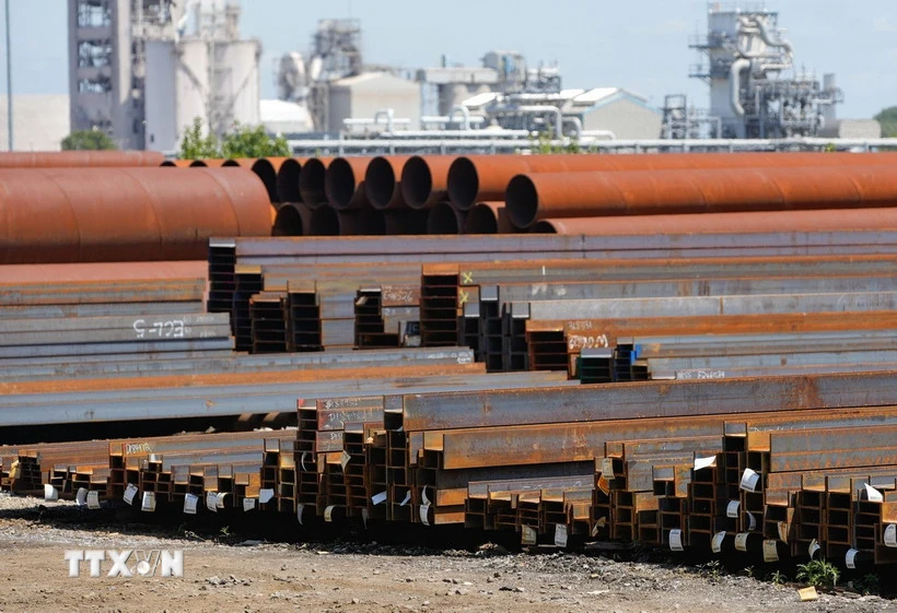 Washington tăng thuế đối với hơn 400 mặt hàng chứa nhôm, thép