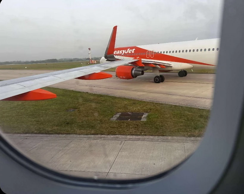 Máy bay của Easyjet gặp sự cố hy hữu khi hành khách cố xông vào buồng lái
