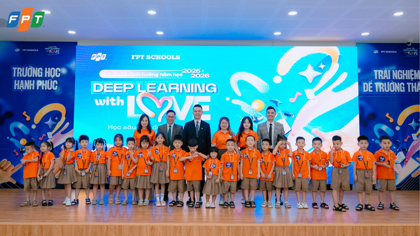 Rộn ràng ngày tựu trường, FPT School Thanh Hóa khởi động hành trình học tập sâu sắc để yêu thương