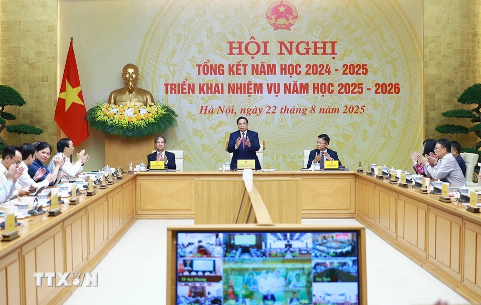 Học sinh, sinh viên là trung tâm, chủ thể; thầy cô giáo là động lực; nhà trường là bệ đỡ; gia đình là điểm tựa; xã hội là nền tảng