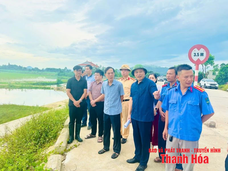 Phó Chủ tịch UBND tỉnh Đầu Thanh Tùng kiểm tra công tác ứng phó với bão số 5