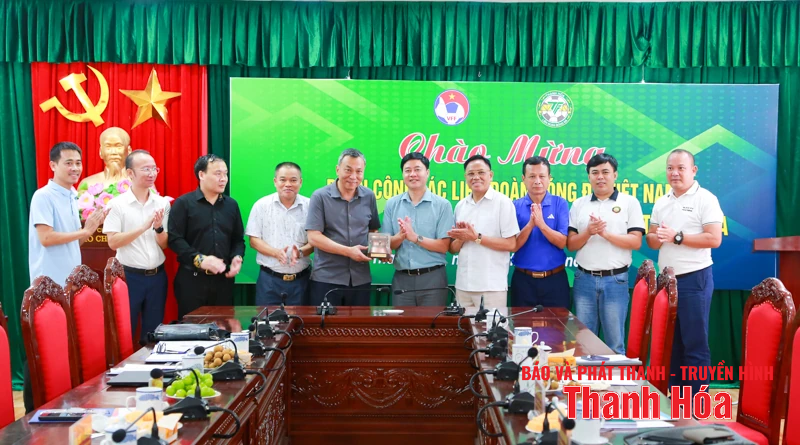 Liên đoàn Bóng đá Việt Nam sẽ luôn đồng hành, hỗ trợ hoạt động của bóng đá Thanh Hóa