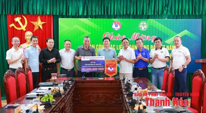 Liên đoàn Bóng đá Việt Nam sẽ luôn đồng hành, hỗ trợ hoạt động của bóng đá Thanh Hóa