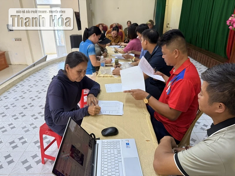 Gần 19 nghìn người dân xã Mậu Lâm nhận quà Tết Độc lập