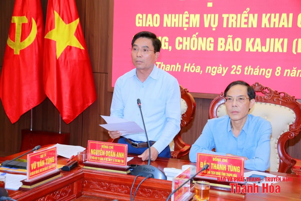 Phó Thủ tướng Chính phủ Trần Hồng Hà chủ trì hội nghị ứng phó khẩn cấp với cơn bão số 5