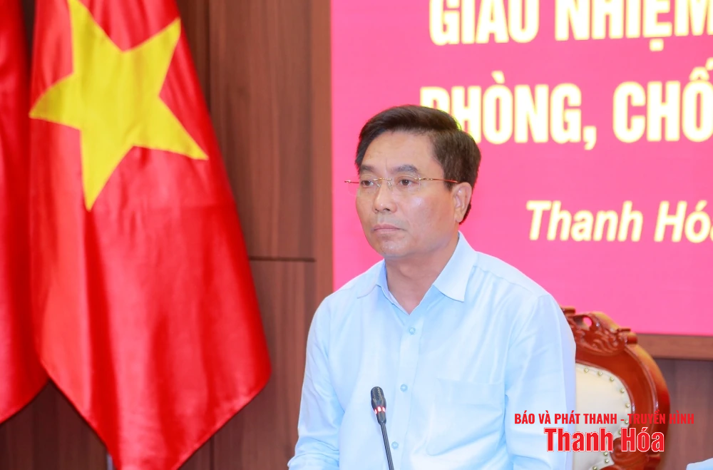 Phó Thủ tướng Chính phủ Trần Hồng Hà chủ trì hội nghị ứng phó khẩn cấp với cơn bão số 5