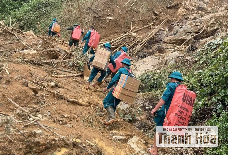 Nỗ lực xuyên đêm thông tuyến Quốc lộ 47 lên xã biên giới Bát Mọt