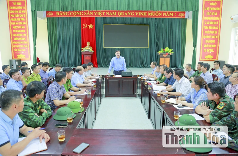 Phó Chủ tịch UBND tỉnh Mai Xuân Liêm kiểm tra, chỉ đạo khắc phục thiệt hại sau mưa bão tại xã Yên Nhân và Bát Mọt