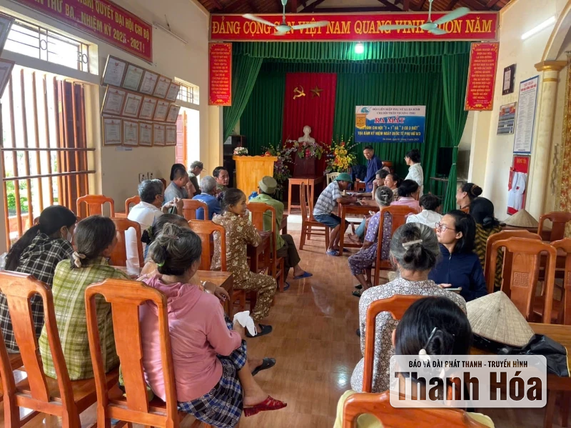 Hơn 20.600 người dân xã Ba Đình nhận quà tết Độc lập