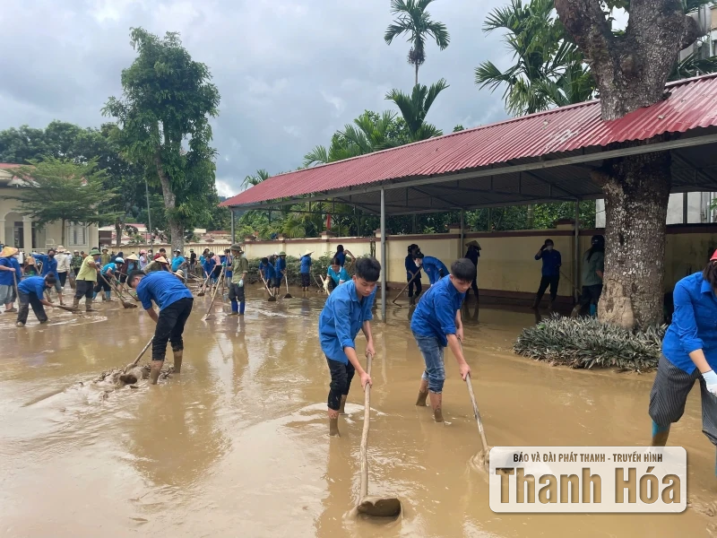 Tuổi trẻ Thanh Hóa chung tay khắc phục hậu quả mưa bão