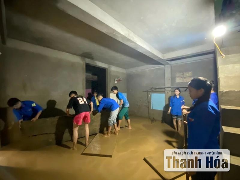 Tuổi trẻ Thanh Hóa chung tay khắc phục hậu quả mưa bão
