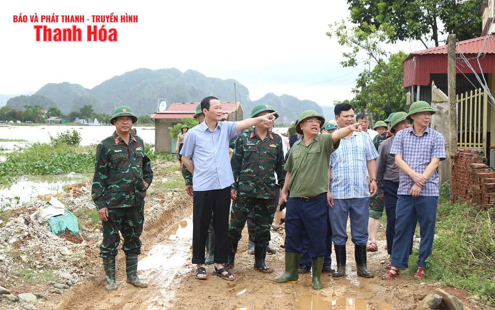 Chủ tịch UBND tỉnh Đỗ Minh Tuấn kiểm tra, chỉ đạo khắc phục sự cố đê tại xã Hà Long