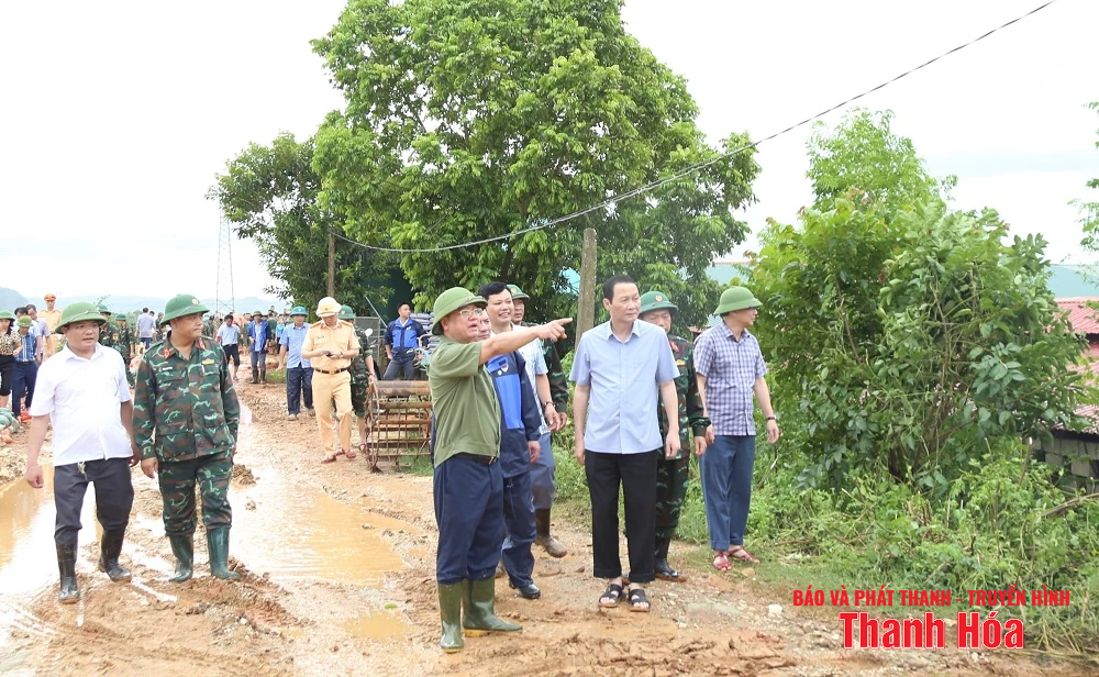Chủ tịch UBND tỉnh Đỗ Minh Tuấn kiểm tra, chỉ đạo khắc phục sự cố đê tại xã Hà Long